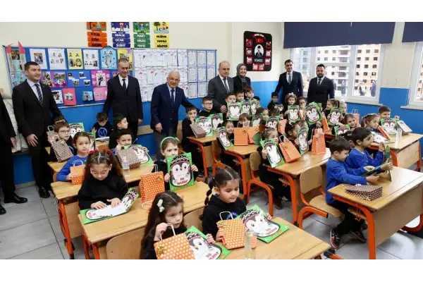 Başkan Güler öğrencilerin karne sevincine ortak oldu