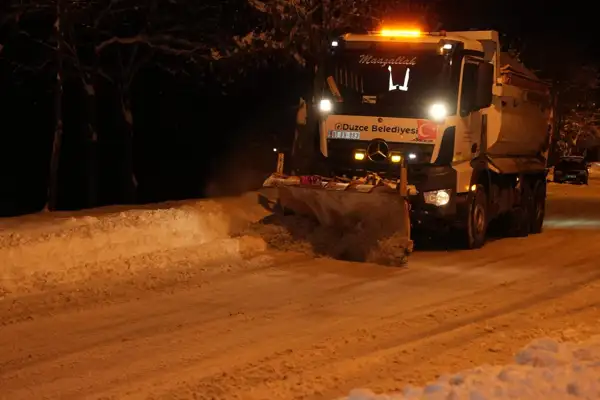 Düzce'de karla mücadele çalışmaları
