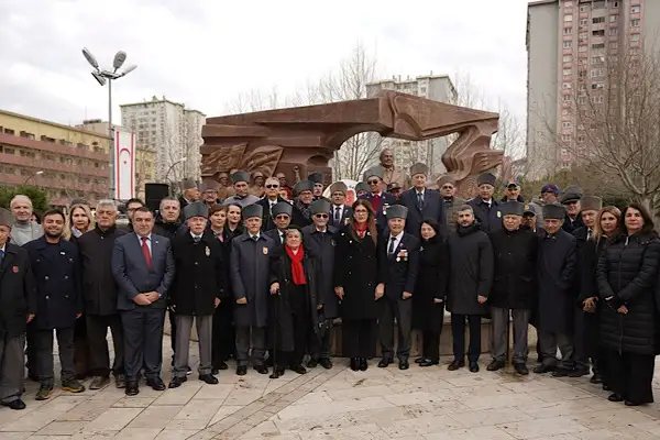 Beylikdüzü’nde Kıbrıs Türk halkının liderleri Denktaş ve Küçük anıldı