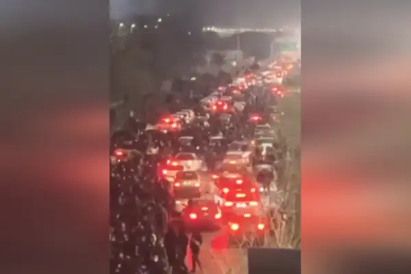 İran'da protestoların ülke geneline yayılmasıyla internet erişimi tamamen kesildi