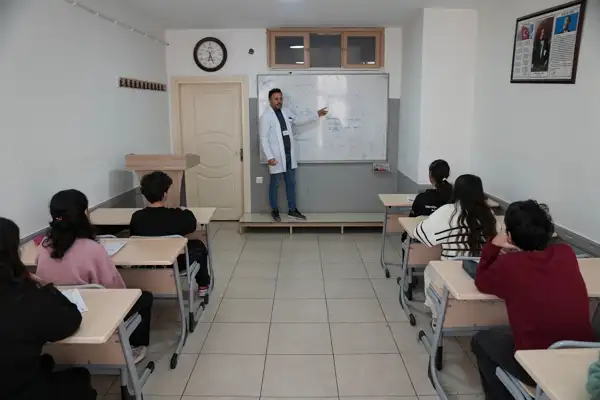 Mersin Büyükşehir Belediyesi'nden öğrencilere destek