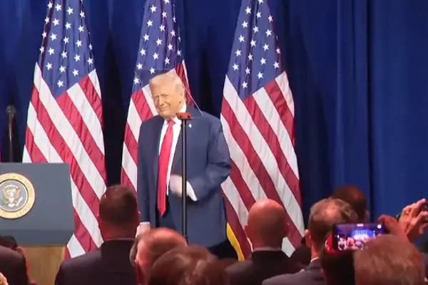  Trump'ın tehdidi: Grönland planına karşı çıkan ülkelere gümrük vergisi uygulanacak