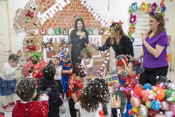 Bornovalı çocuklar yeni yılı kutladı