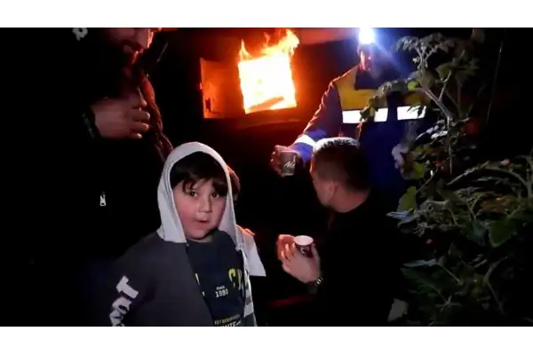 Finike ve yöresinde don nöbeti: Çiftçiler gece boyu serada bekledi