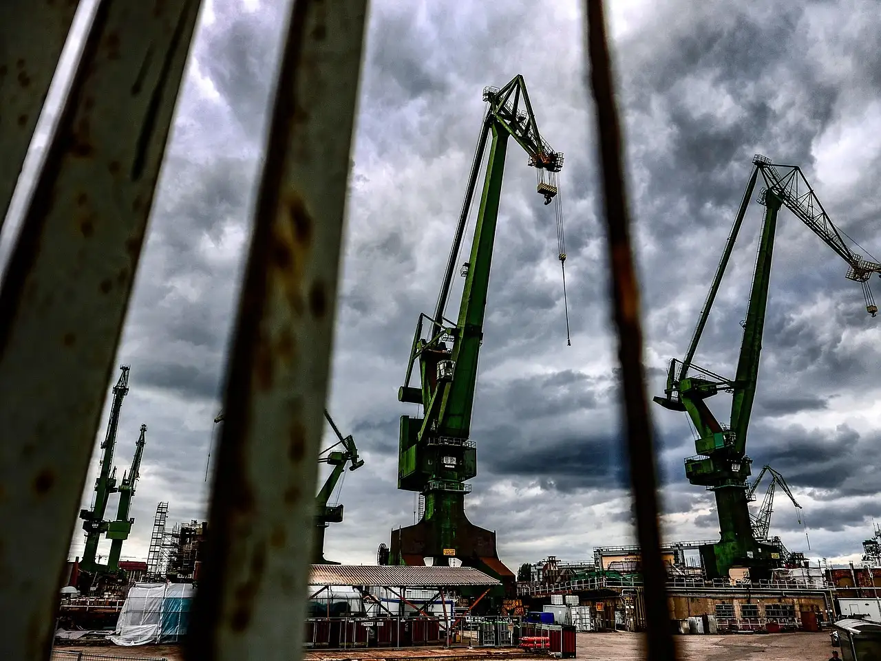 Özata Denizcilik'in tersane sahasında vinç kazası