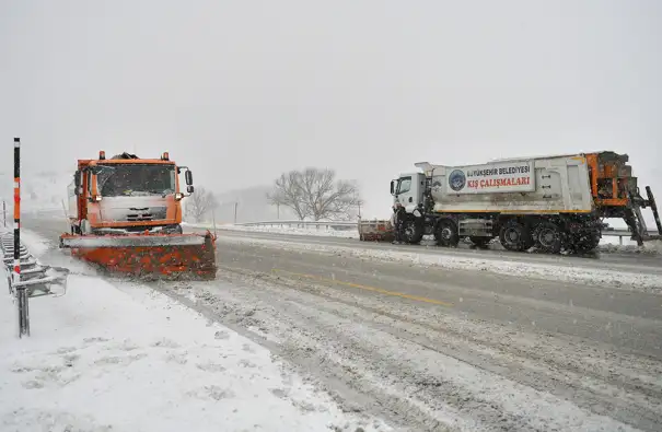 Kayseri'de 300 mahalle yolu ulaşıma açıldı