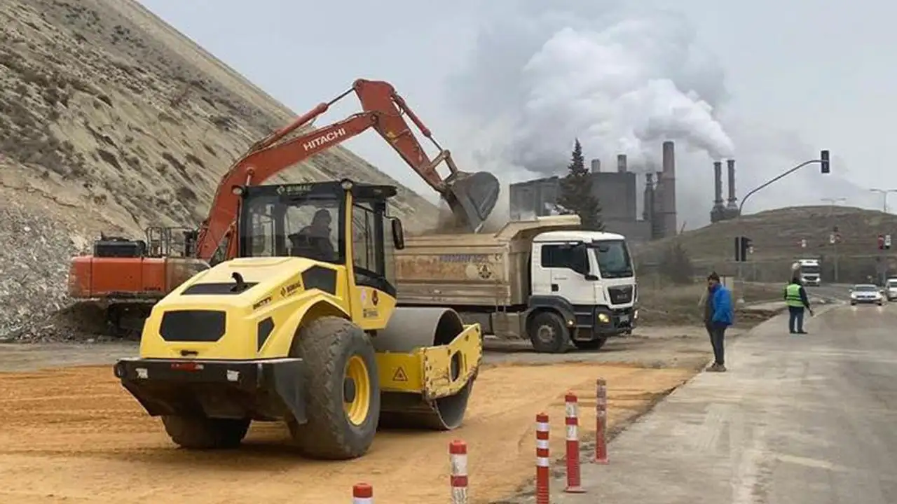 Çayırhan Kültür merkezine D 140 Karayolundan yan yol