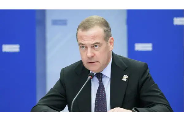 Medvedev’den sert mesaj: Ukrayna’da NATO ve Avrupa askerine geçit yok