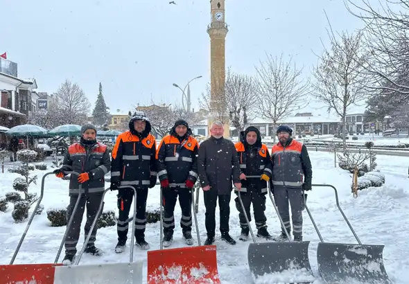 Çorum'da karla mücadele çalışmaları devam etti