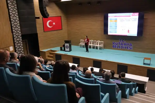 Kütahya'da belediye personeline yönelik eğitim programı düzenlendi