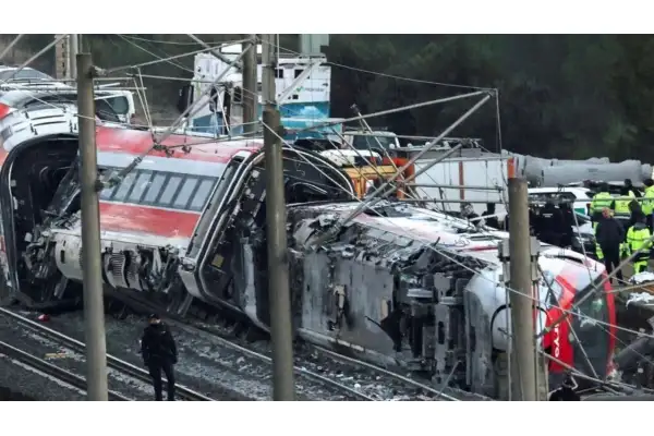 İspanya’da iki hızlı tren çarpıştı: 39 kişi hayatını kaybetti