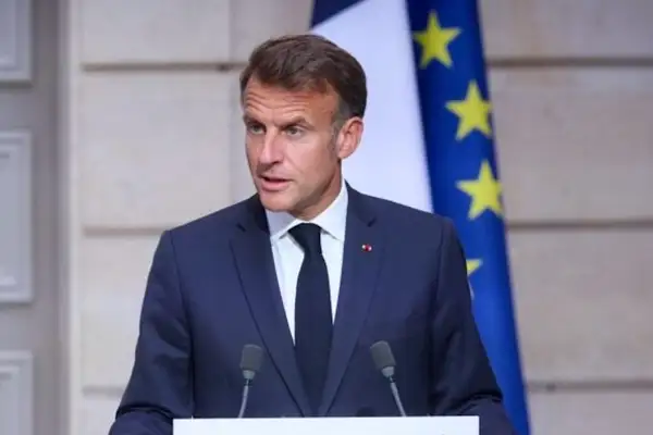 Macron: Bilimi komplo teorilerine, hukuku güce tercih ediyoruz