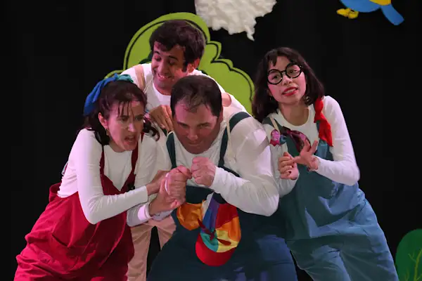  Bursa’da ''Bir Sesin Peşinde'' oyunu sahnelendi