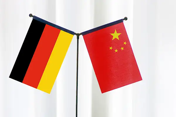 Çin ve Almanya başbakanları bir araya geldi