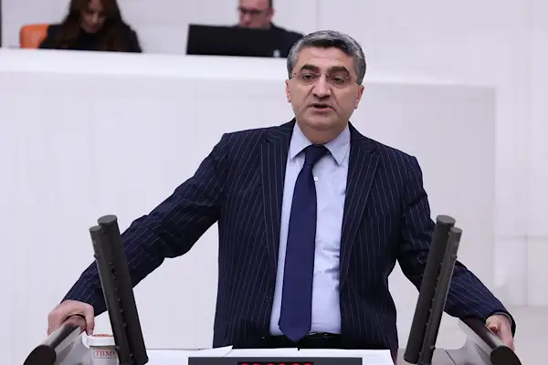 Ekmen: Hocalı'da yaşanan büyük acıyı yıl dönümünde saygıyla anıyoruz