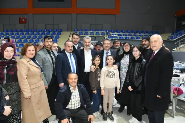 Başkan Genç, Beşikdüzü’nde vatandaşlarla iftarda buluştu