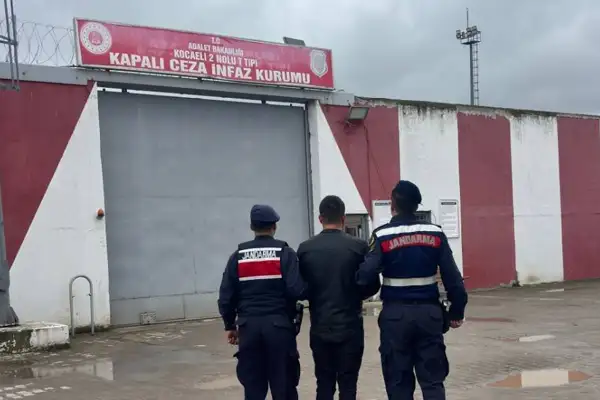 Kocaeli’nde hapis cezasıyla aranan şahıs yakalandı