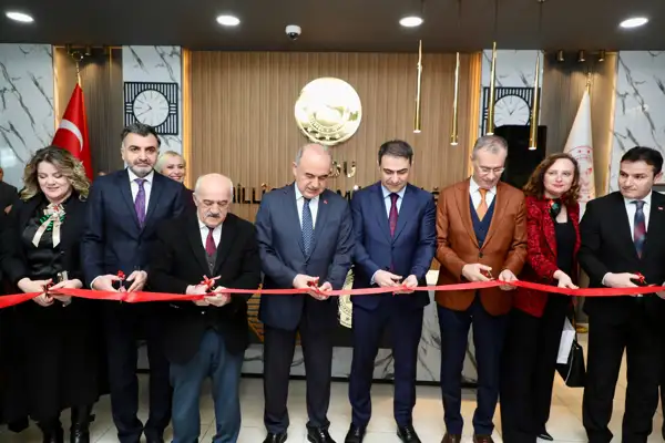 Vali Erol, “Sanatın Diliyle Değerlerimiz” temalı serginin açılışına katıldı