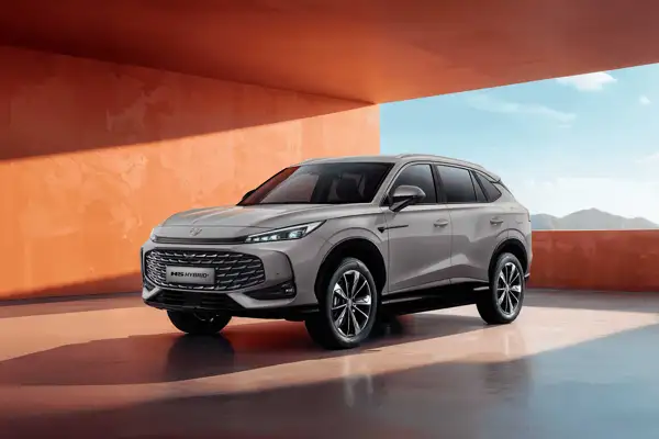 MG’nin yeni modelleri HS ve Yeni ZS Türkiye’de