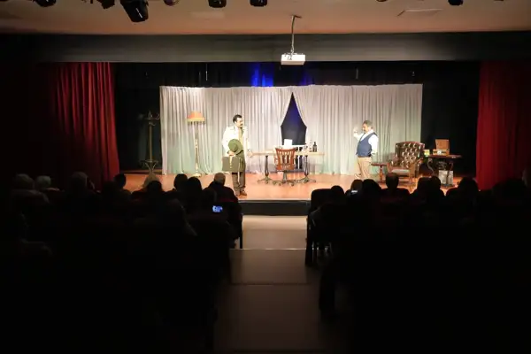 “Enigma Varyasyonları” oyunu Kartal’da sahnelendi