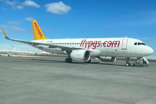 Olumsuz hava Nnedeniyle uçaklar çevre illere yönlendirildi