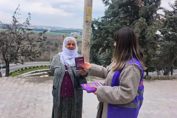 Diyarbakır'da  8 Mart kapsamında ev ziyaretleri ve bilgilendirme çalışması yapıldı