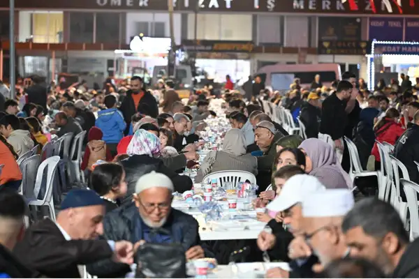 Kepez’de vatandaşlar iftar sofralarında buluştu
