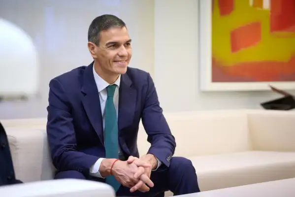 Sanchez: İran'daki savaş yasadışıdır