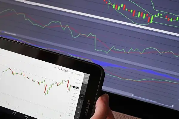 Altın ve petrolde kritik seviyeler izleniyor