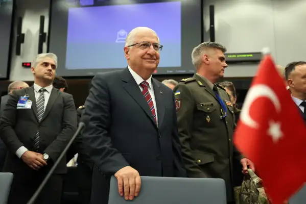 Bakan Güler, OYAK Yönetim Kurulu Başkanı ve personeli ile buluştu