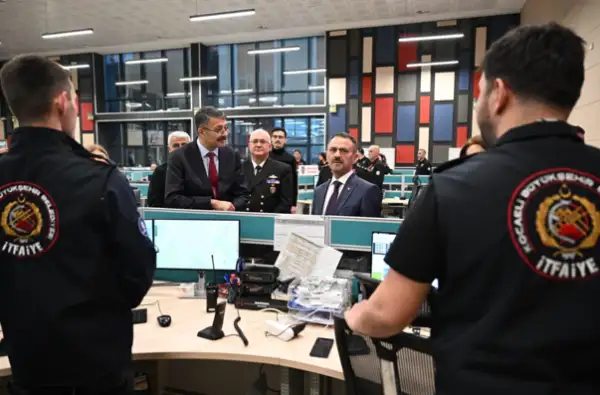  Bakan Yardımcısı Çelik ve Vali Aktaş’tan bayramda görev başındaki personele ziyaret