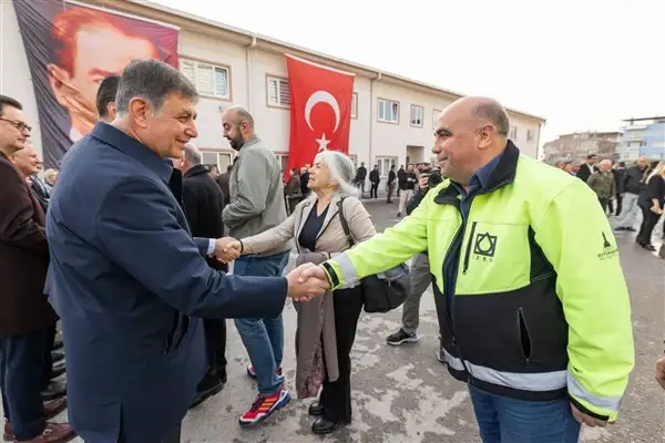 Başkan Tugay, İZSU personeli ile bayramlaştı