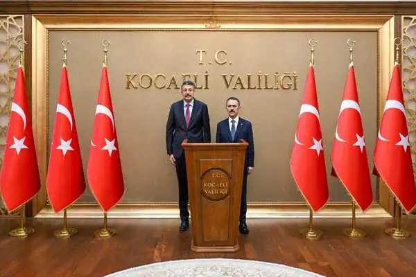 Bakan yardımcısı Çelik, Kocaeli Valisi Aktaş’la bir araya geldi