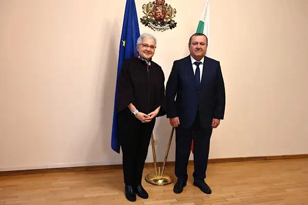 Ademov, UNHCR Bulgaristan Temsilcisi Kuzucu ile bir araya geldi