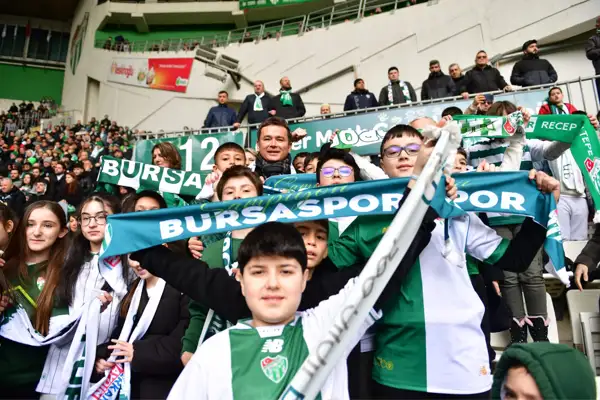 Osmangazi Belediyesi, çocukları Bursaspor maçına götürdü