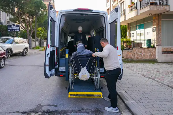 Maltepe'de, engelli vatandaşlara evde sağlık ve ambulans hizmeti sunuluyor