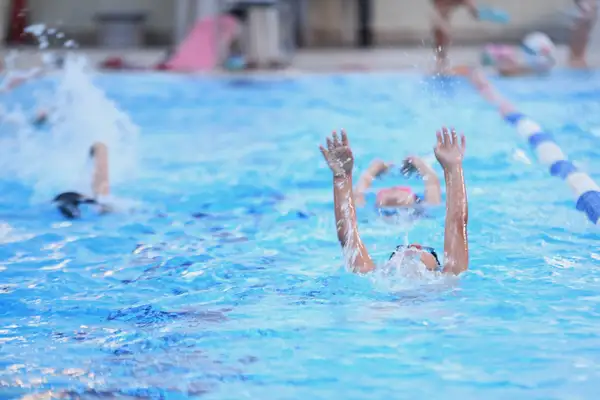 Milli yüzücüler Multinations şampiyonalarında 44 madalya kazandı