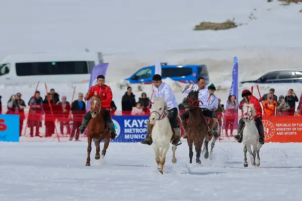 Erciyes’te Kökbörü Oyunları düzenlendi