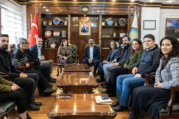 İHD heyetinden Diyarbakır Büyükşehir Belediyesi’ne ziyaret