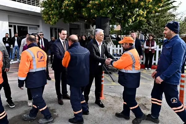 Başkan Uysal, belediye personeliyle bayramlaştı