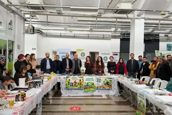 Diyarbakır'da sıfır atık gününde farkındalık etkinliği