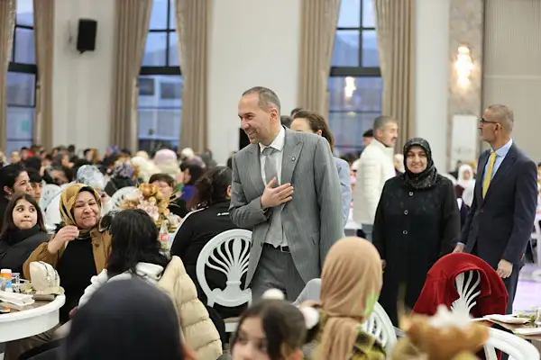 Niğde’de yetim çocuklar için  gönül sofraları kuruldu