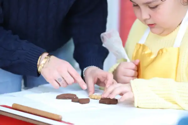 Menderes Engelsiz Çocuk Evi’nde kurabiye atölyesi düzenlendi