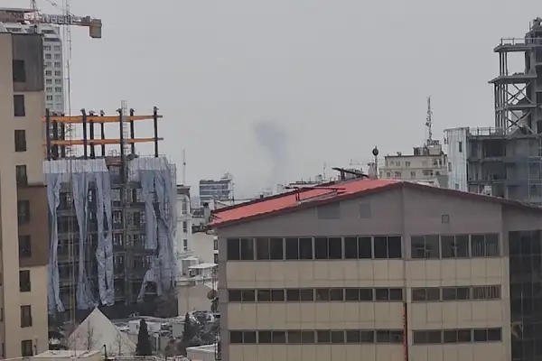 ABD ve İsrail hedeflerine yönelik çok sayıda saldırı dalgası başlattı