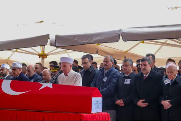 Özel, ASELSAN teknisyenleri Kahraman ve Can'ın cenaze törenine katıldı