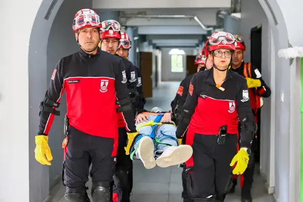 Deprem Haftası kapsamında okullarda tatbikat yapıldı