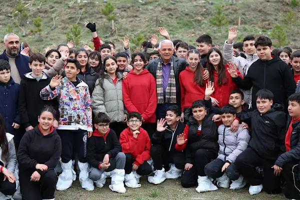 Mamak’ta Dünya Orman Haftası’nda fidanlar toprakla buluştu