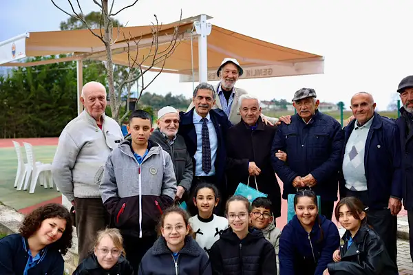 Başkan Deviren, Kurşunlu Bayram Demir Yaşlı Konukevi’ni ziyaret etti