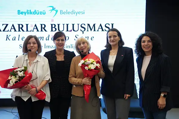 Ayşe Kulin Beylikdüzü’nde okurlarıyla buluştu