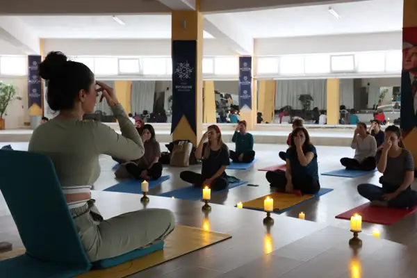 Aydın'da yoga dersleri düzenleniyor